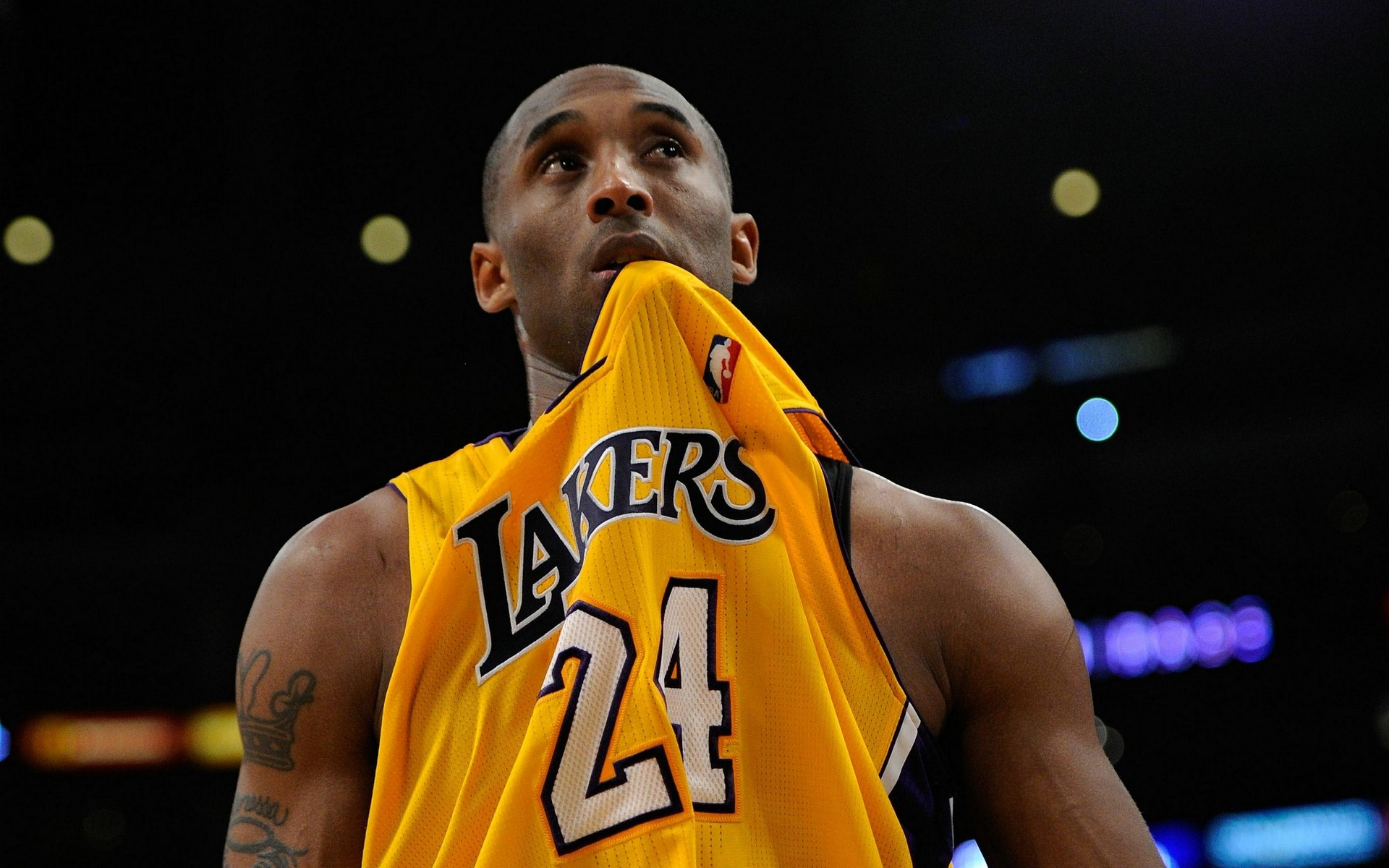 碰撞频频上 碰撞频频上