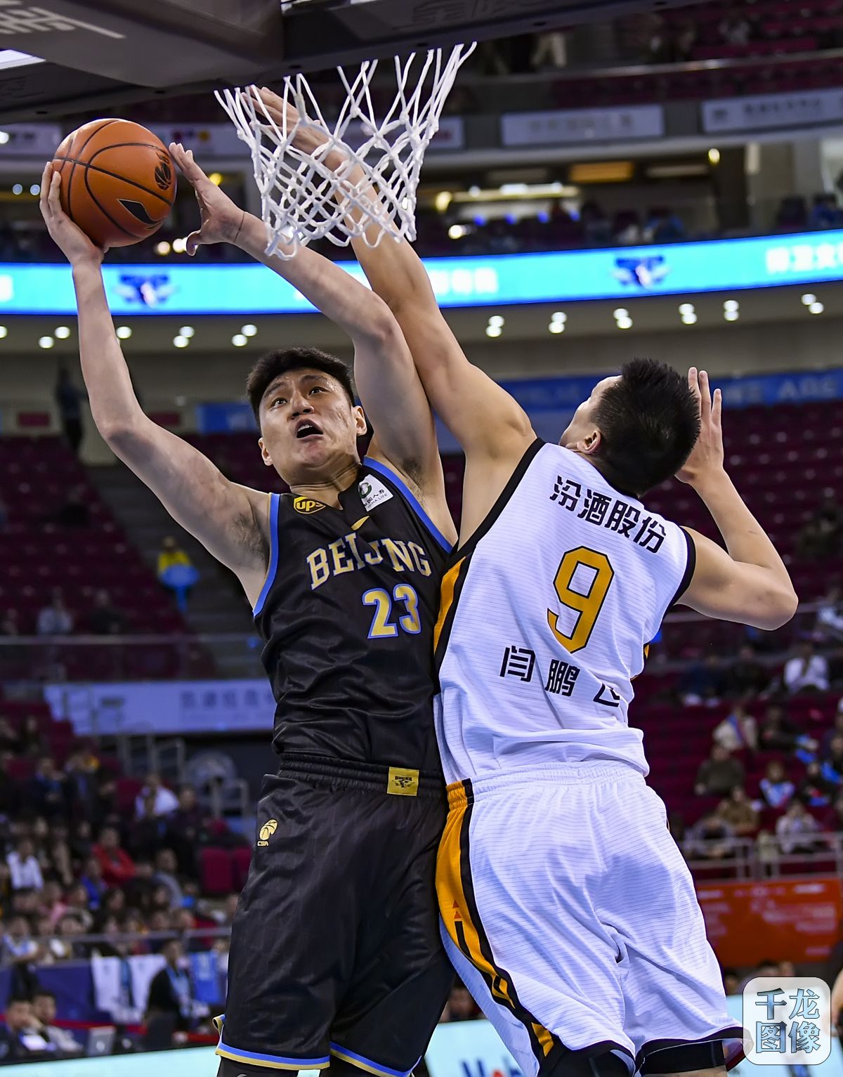 并列领先的 并列领先的