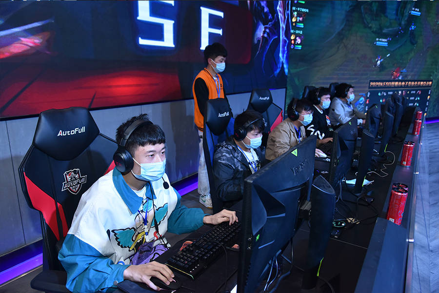 袤土地上 袤土地上