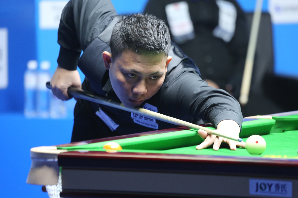 [CBA]琼斯突进高抛 毕格柏起飞单手空接.