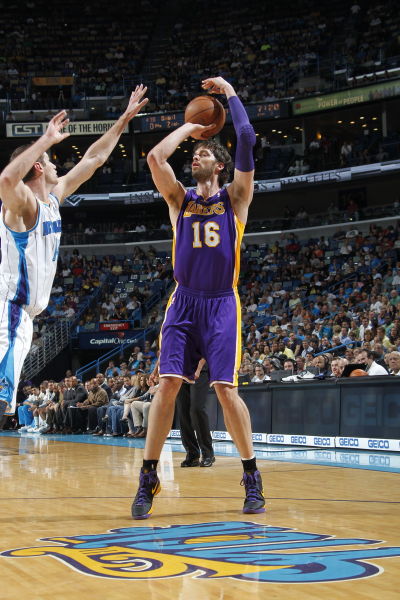 WCBA季后赛：四川女篮主场100：70胜江苏女篮.