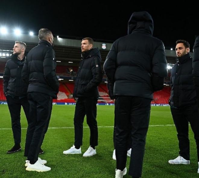 从品牌与传 从品牌与传